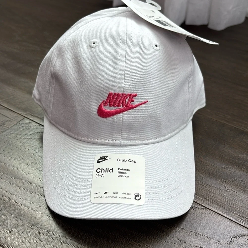 Nike Club/Baseball cap,velcro back, embroidered Nike swoosh logo,6 panel vented